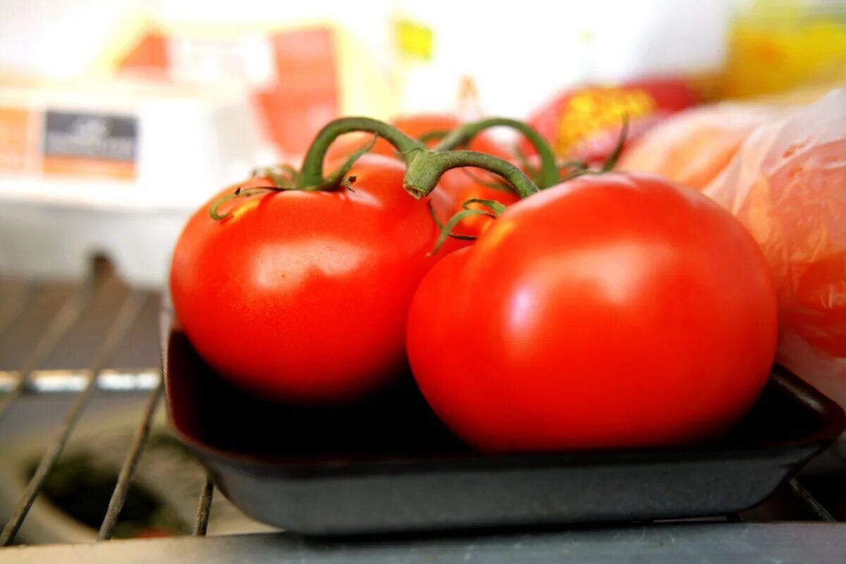 Βάλτε τις ντομάτες στο ψυγείο: γιατί δεν το συνιστούν και τι πρέπει να λάβετε υπόψη