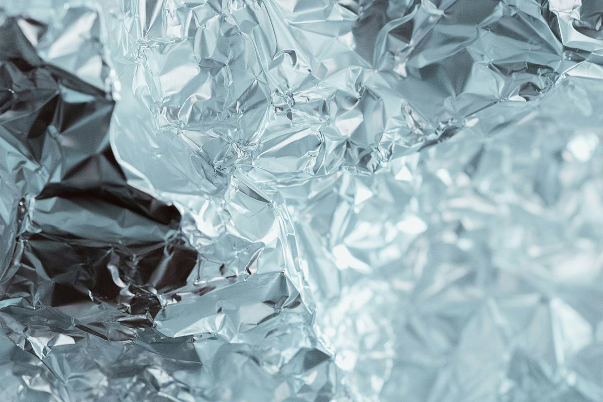 Τι συμβαίνει αν τυλίξετε το WiFi router με αλουμινόχαρτο: βελτιώνεται ή χειροτερεύει η σύνδεση στο διαδίκτυο;